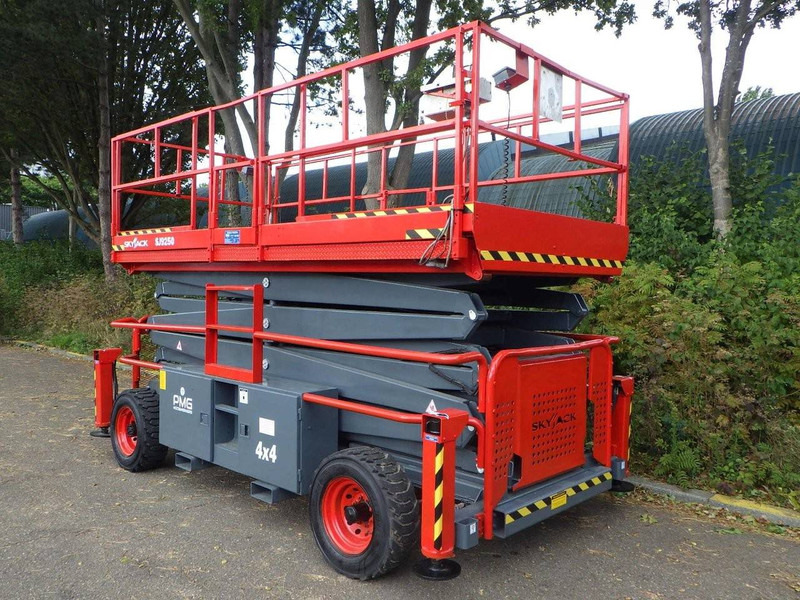Skyjack SJ9250 - Scissor lift: picture 2 Skyjack SJ9250 - Scissor lift: picture 2