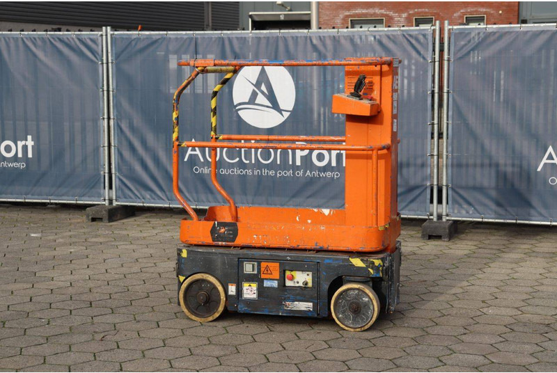 Skyjack Scissor Lift - Aerial platform: picture 3 Skyjack Scissor Lift - Aerial platform: picture 3