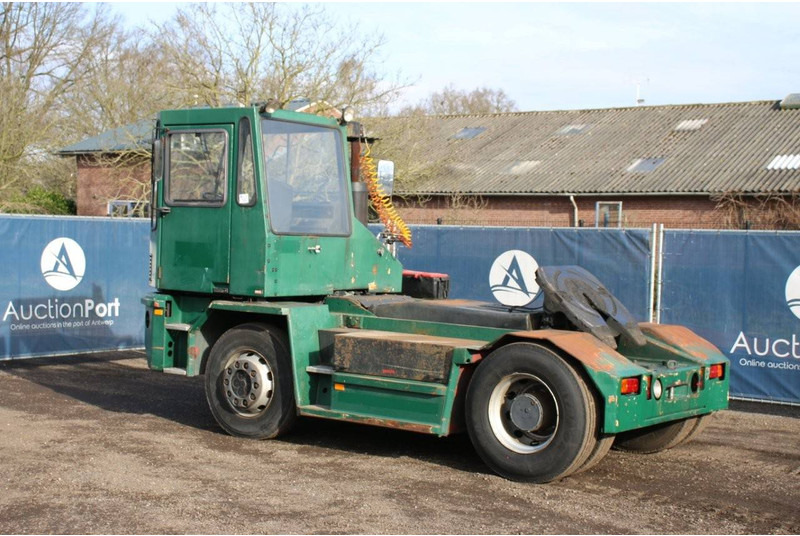 Volvo - Terminal tractor: picture 3 Volvo - Terminal tractor: picture 3