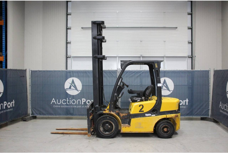 Yale GDP30VX E2345 - Diesel forklift: picture 2 Yale GDP30VX E2345 - Diesel forklift: picture 2