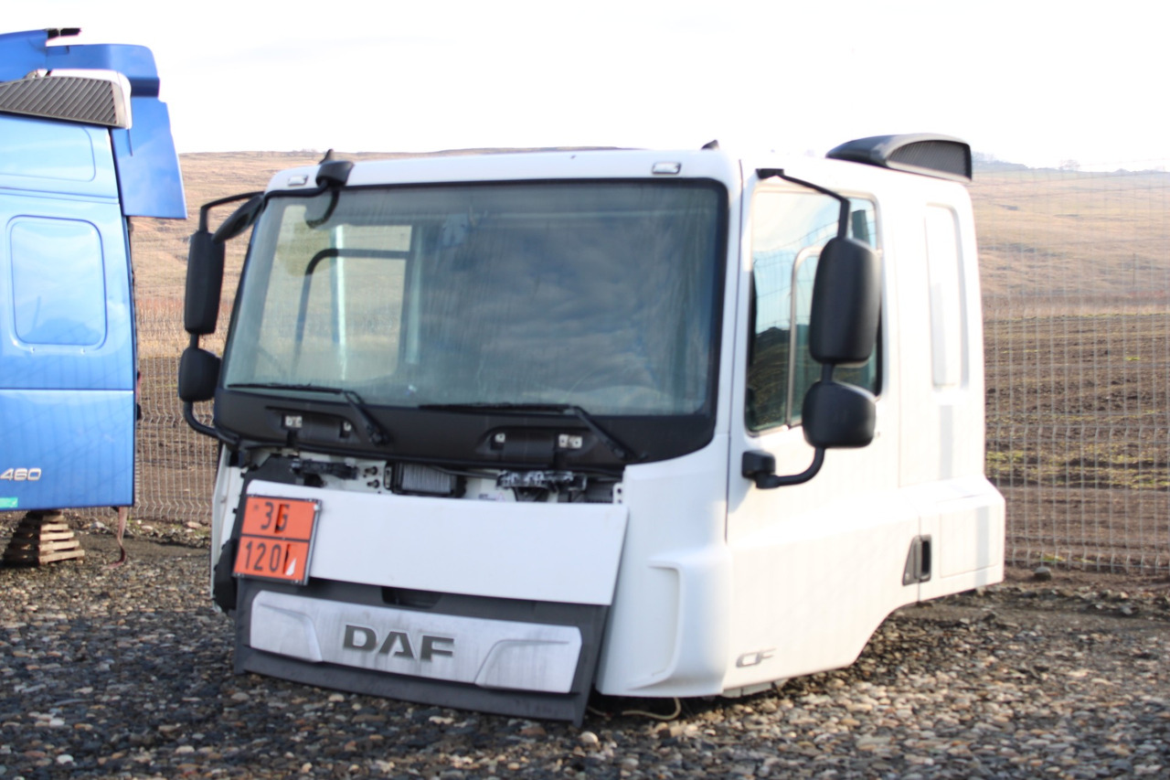 CABINA DAF CF SLEEPER CAB L2H1 - Cab for Truck: picture 3 CABINA DAF CF SLEEPER CAB L2H1 - Cab for Truck: picture 3
