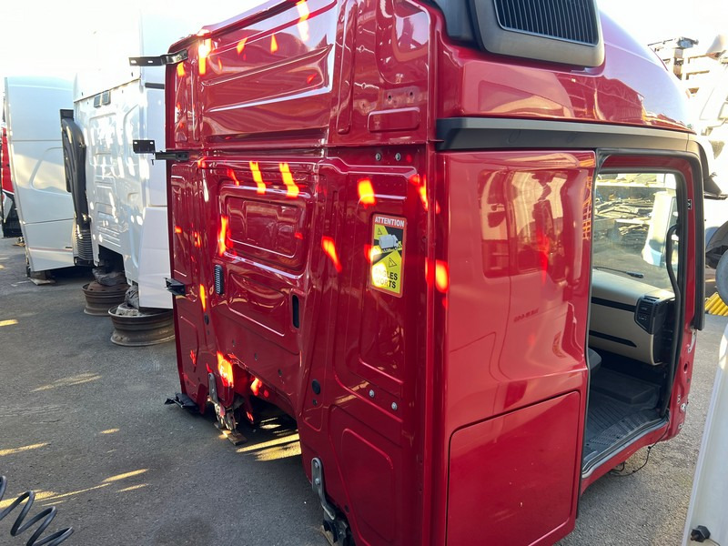 CABINA STREAMSPACE 2.5 MERCEDES ACTROS MP5 - Cab for Truck: picture 2 CABINA STREAMSPACE 2.5 MERCEDES ACTROS MP5 - Cab for Truck: picture 2