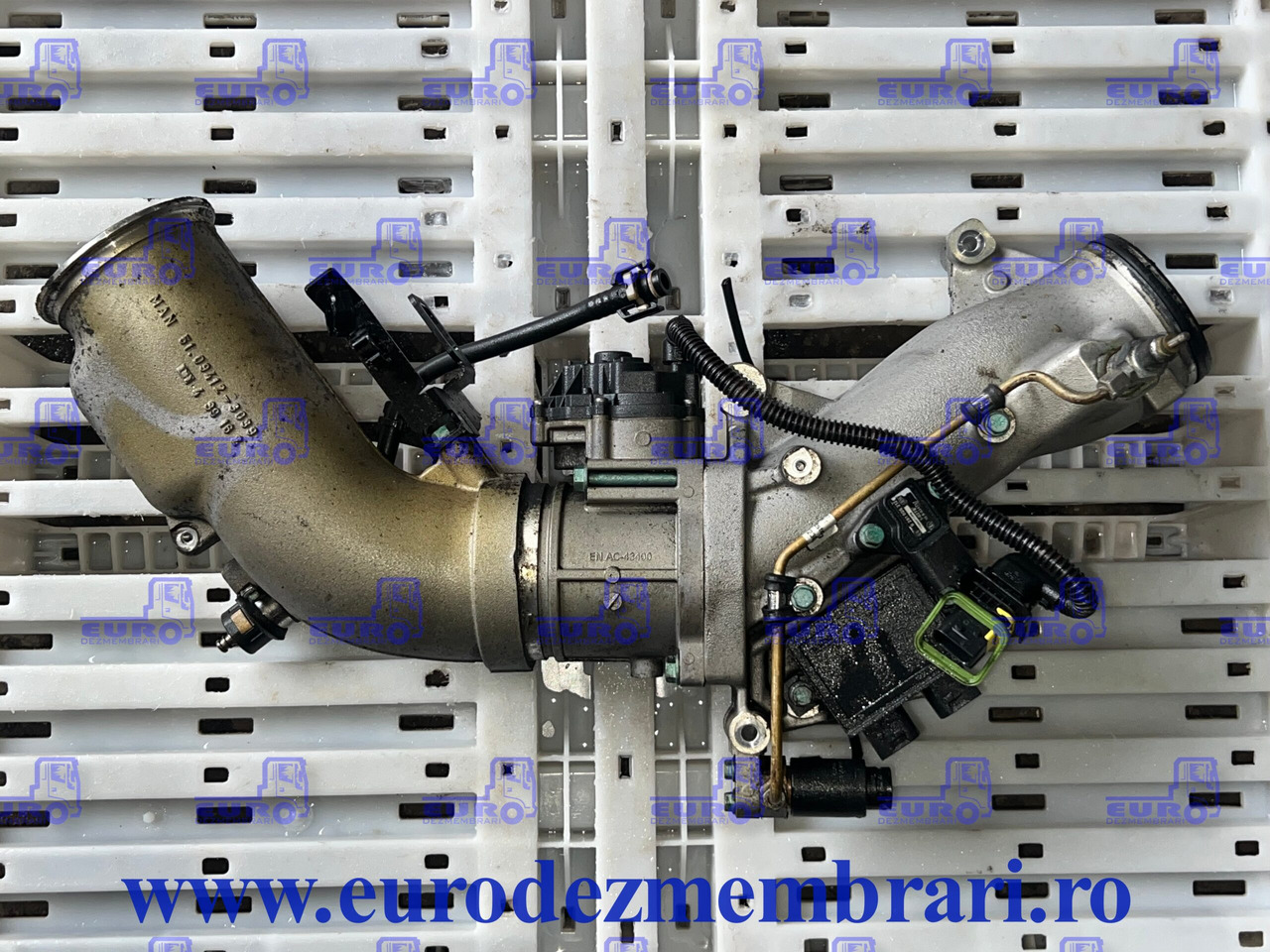 GALERIE ADMISIE + CLAPETA ACCELERATIE MAN TGX D3876 51.09413.7018, 51.09412.0323, 51.09412.0718, 51.26803.0055, 51.25902.0154, 51.25902.0081 - Intake manifold for Truck: picture 1 GALERIE ADMISIE + CLAPETA ACCELERATIE MAN TGX D3876 51.09413.7018, 51.09412.0323, 51.09412.0718, 51.26803.0055, 51.25902.0154, 51.25902.0081 - Intake manifold for Truck: picture 1