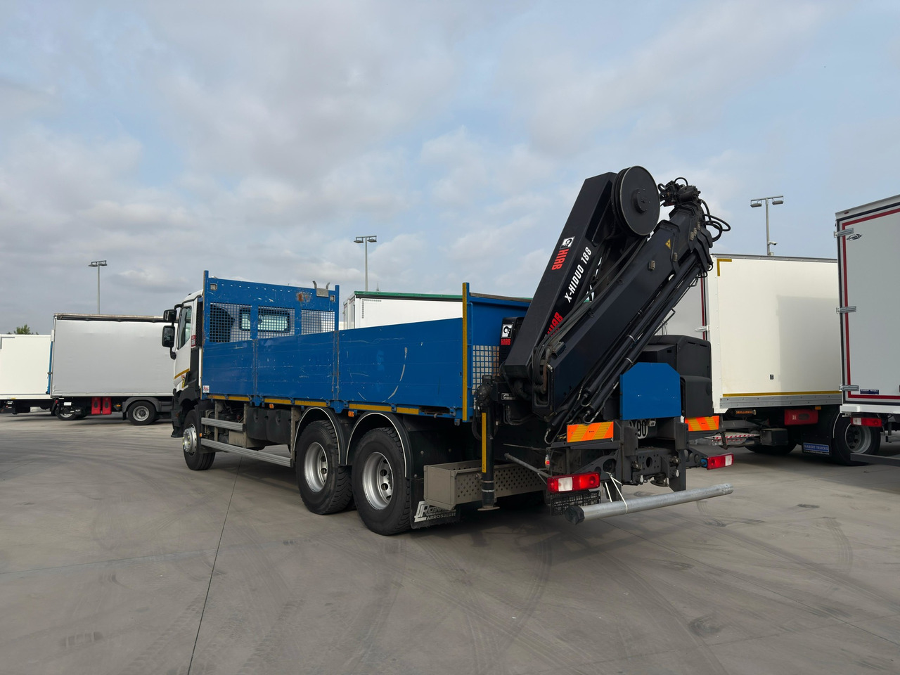 RENAULT K430 E6 (Platform) - Dropside/ Flatbed truck: picture 3 RENAULT K430 E6 (Platform) - Dropside/ Flatbed truck: picture 3