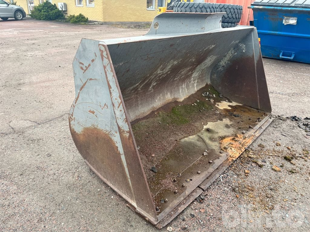 B2500mm Stora BM - Loader bucket: picture 3 B2500mm Stora BM - Loader bucket: picture 3