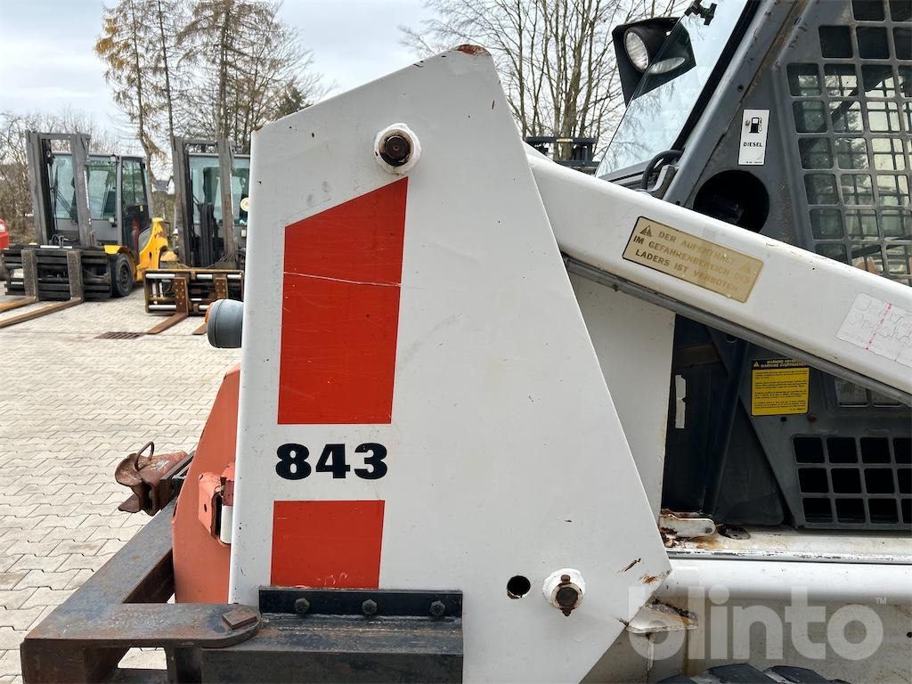 Skid steer loader Bobcat 843: picture 24