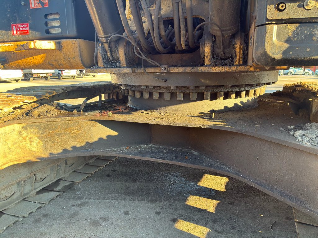 Crawler excavator Caterpillar 329EL: picture 24