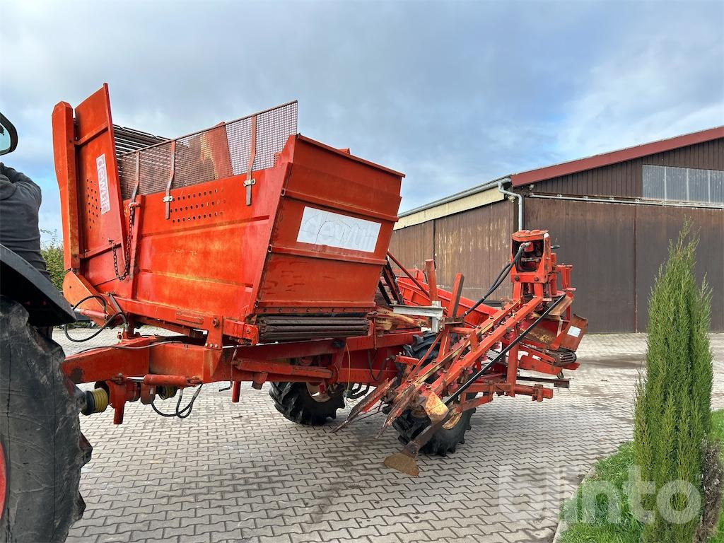 Dewulf - Potato harvester: picture 1 Dewulf - Potato harvester: picture 1