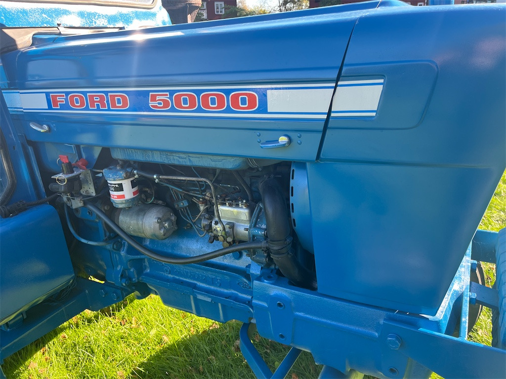 Farm tractor FORD 5000: picture 46