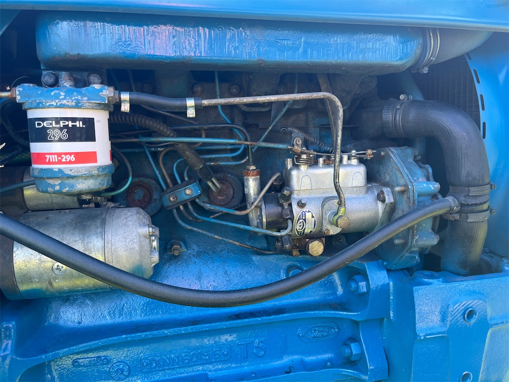 Farm tractor FORD 5000: picture 48