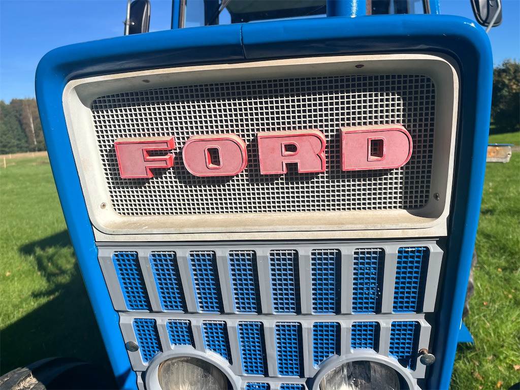 Farm tractor FORD 5000: picture 41