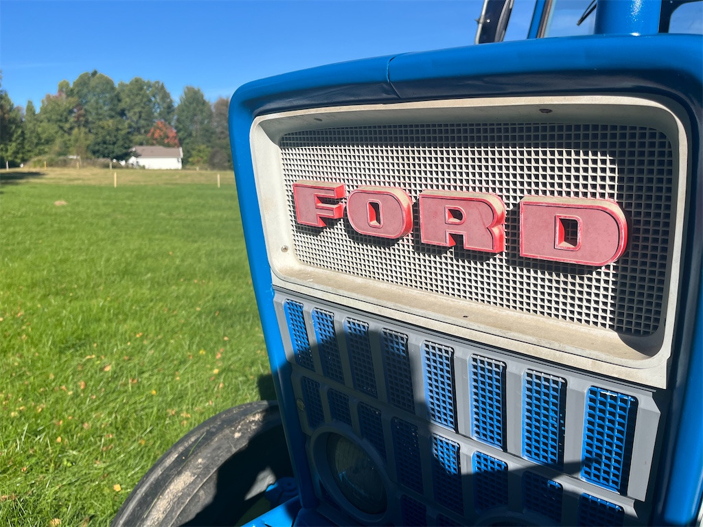 Farm tractor FORD 5000: picture 25