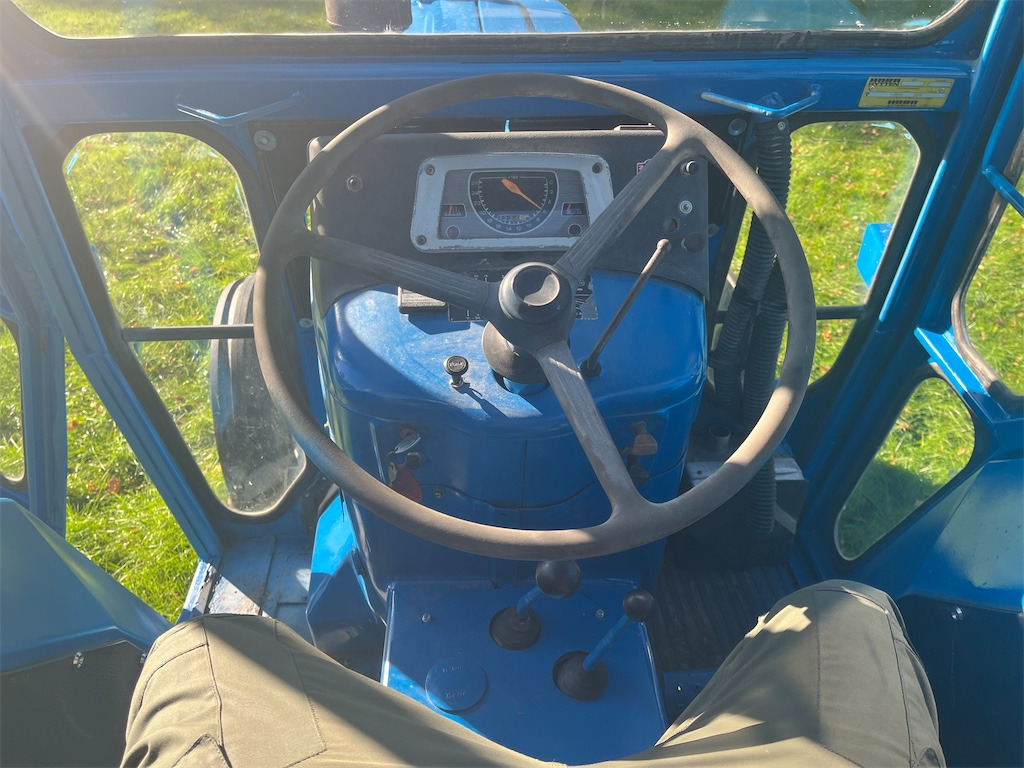 Farm tractor FORD 5000: picture 12