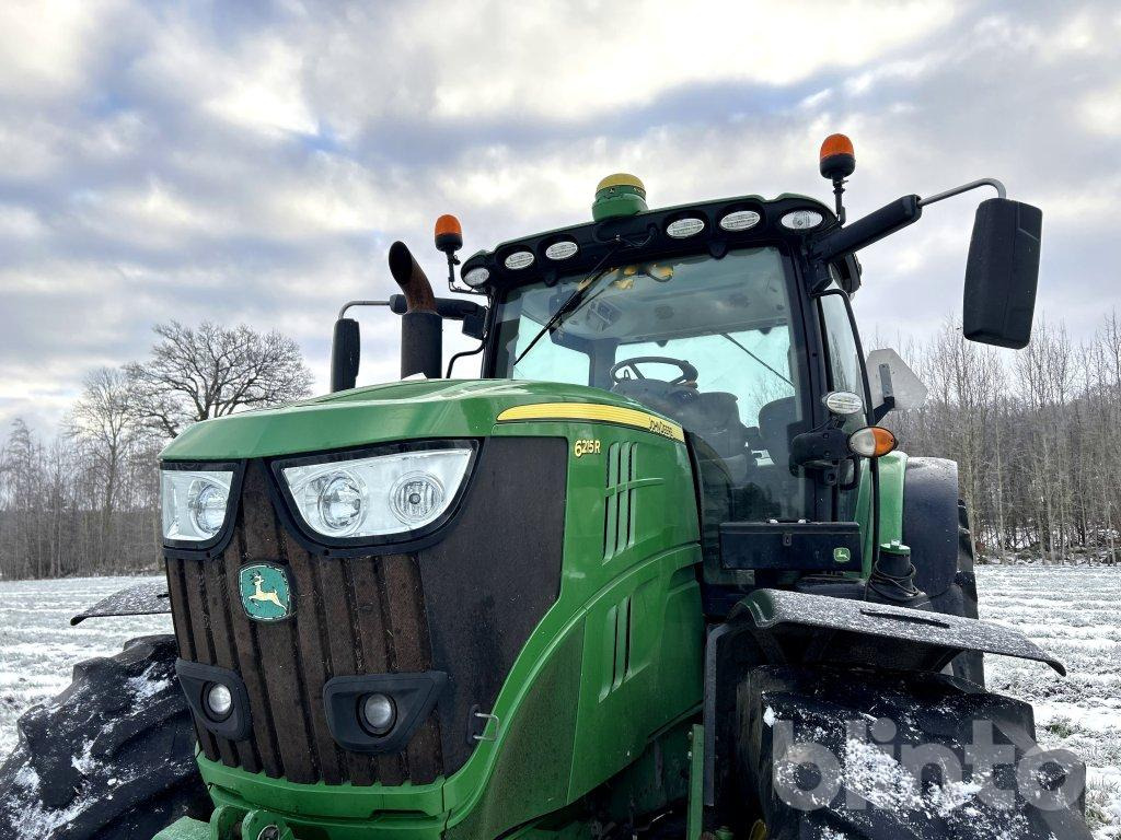Farm tractor JOHN DEERE 6215R: picture 27
