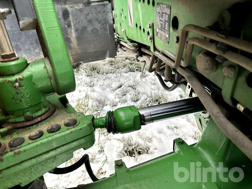Farm tractor JOHN DEERE 6215R: picture 37