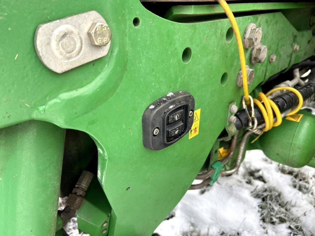 Farm tractor JOHN DEERE 6215R: picture 32