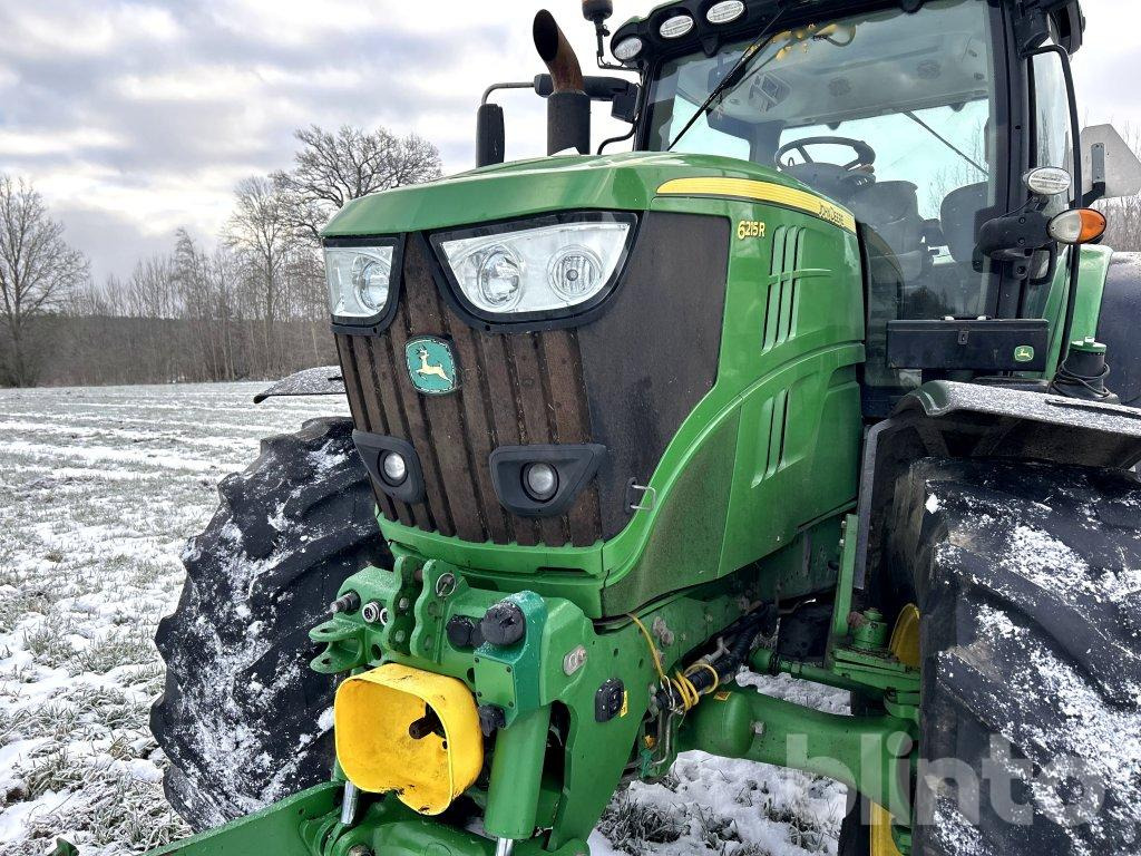 Farm tractor JOHN DEERE 6215R: picture 26