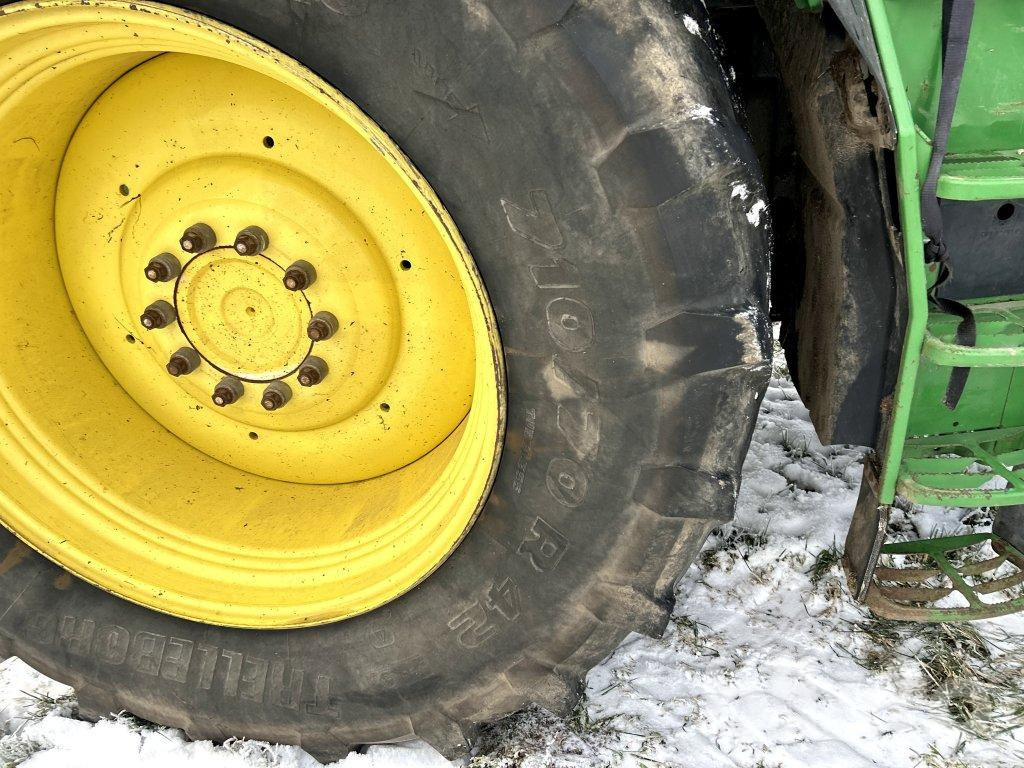 Farm tractor JOHN DEERE 6215R: picture 48