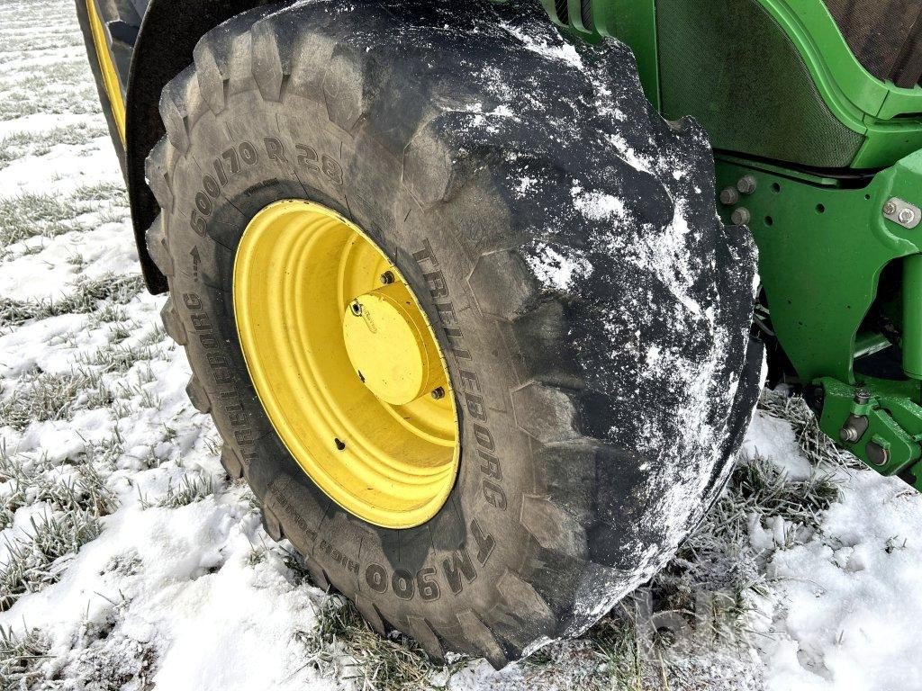 Farm tractor JOHN DEERE 6215R: picture 38