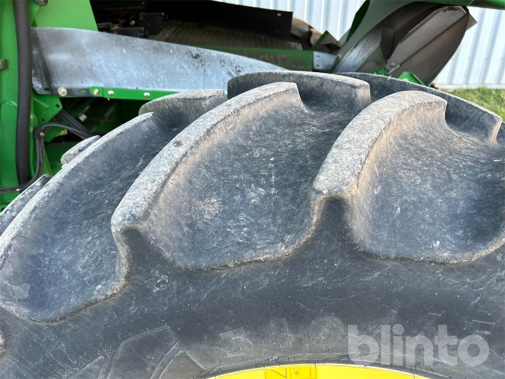 Combine harvester John Deere T 560 HM (2010): picture 18