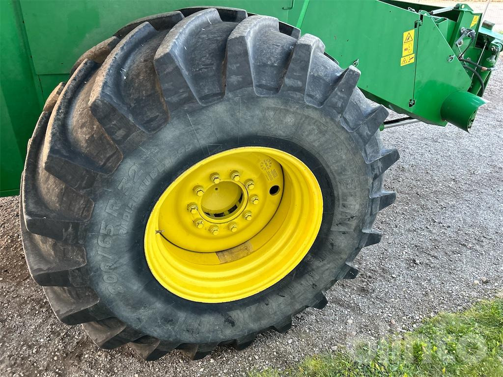 Combine harvester John Deere T 560 HM (2010): picture 42