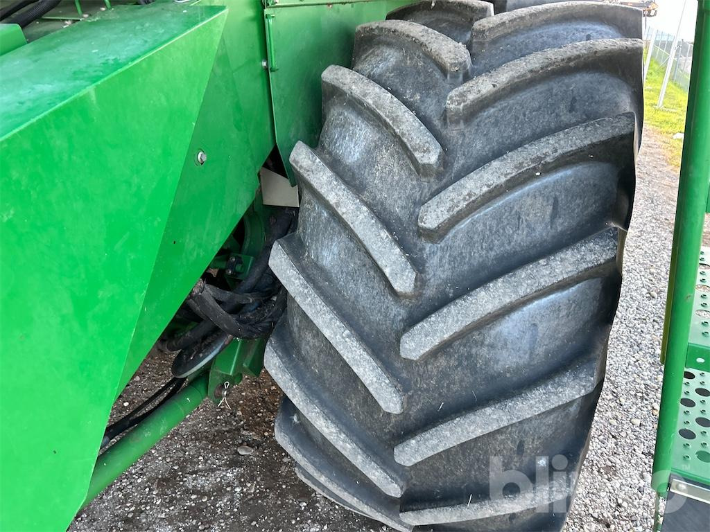 Combine harvester John Deere T 560 HM (2010): picture 14