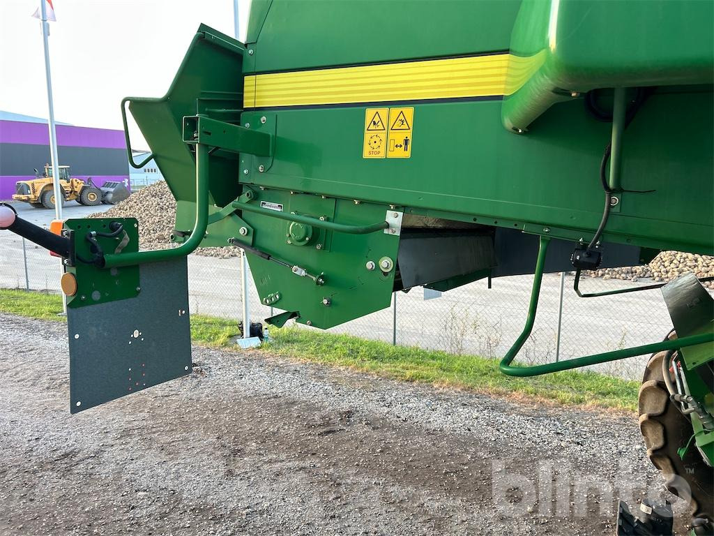 Combine harvester John Deere T 560 HM (2010): picture 35