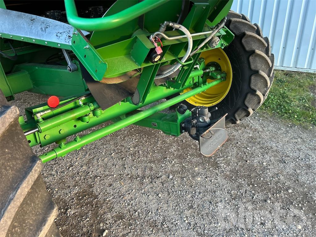 Combine harvester John Deere T 560 HM (2010): picture 22