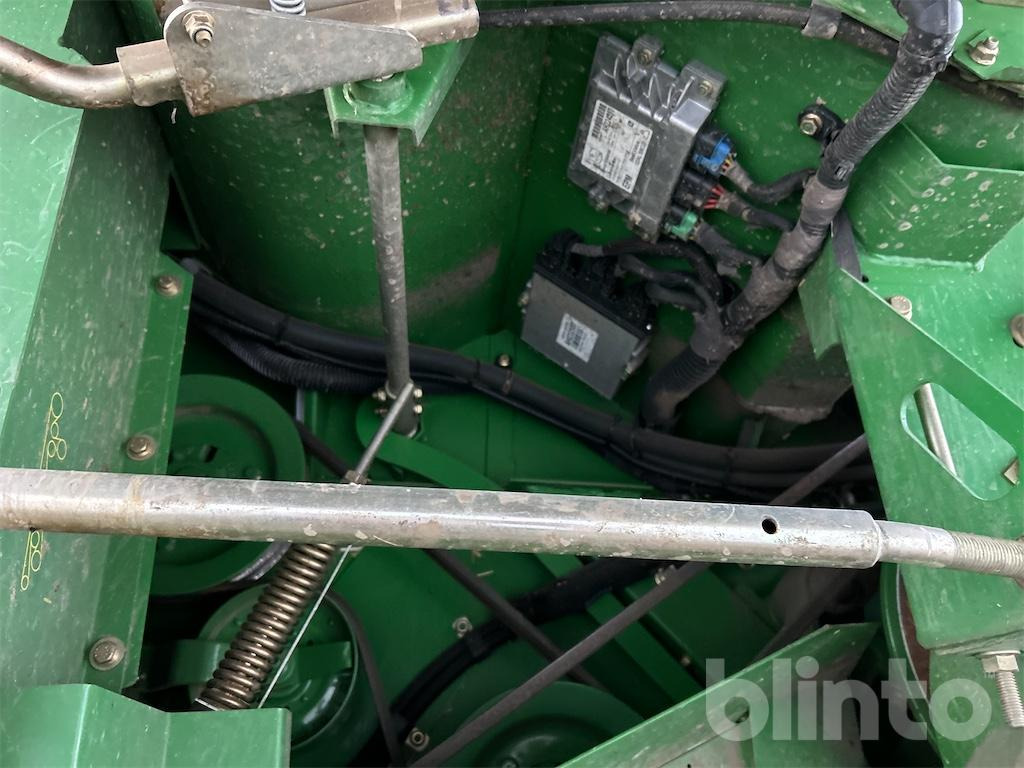 Combine harvester John Deere T 560 HM (2010): picture 40