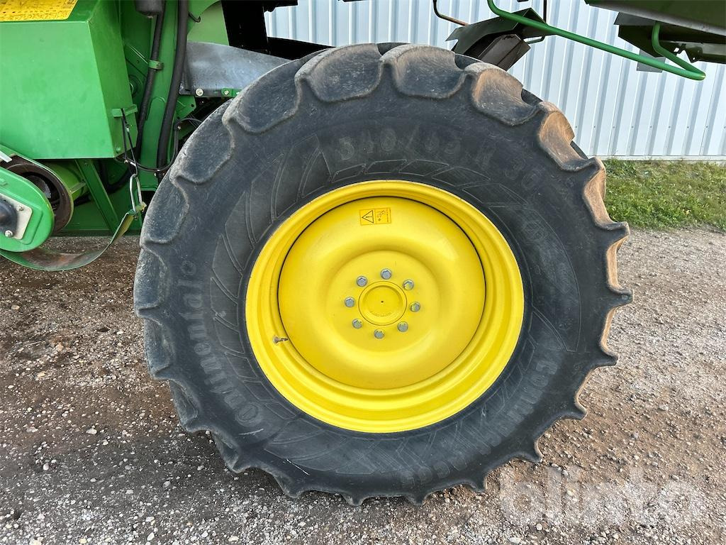 Combine harvester John Deere T 560 HM (2010): picture 17