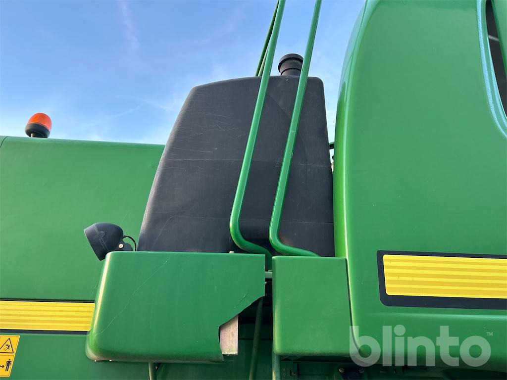 Combine harvester John Deere T 560 HM (2010): picture 36