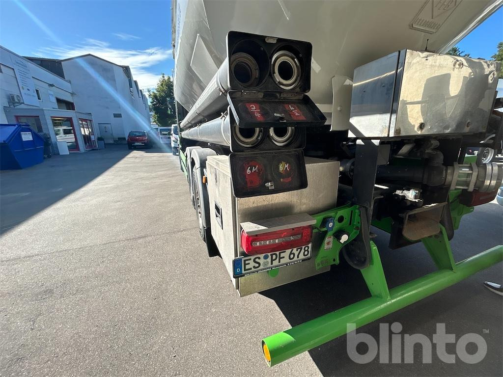 Tank truck MAN TGX: picture 13