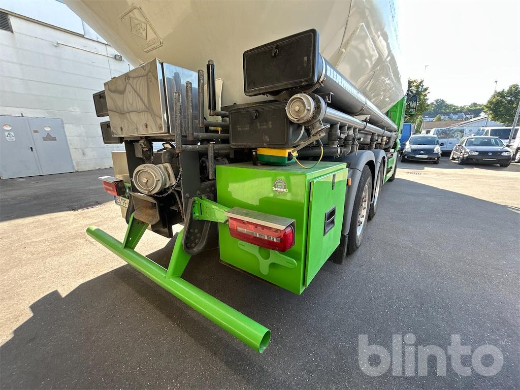 Tank truck MAN TGX: picture 12