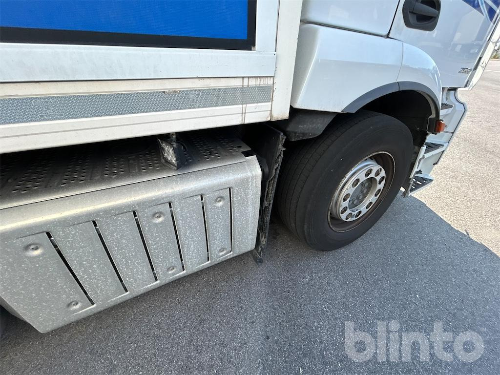 Box truck MERCEDES-BENZ: picture 31