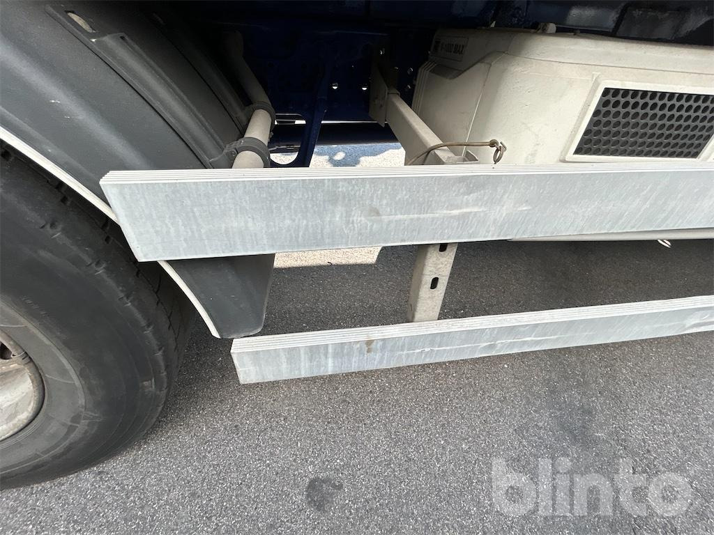 Box truck MERCEDES-BENZ: picture 41