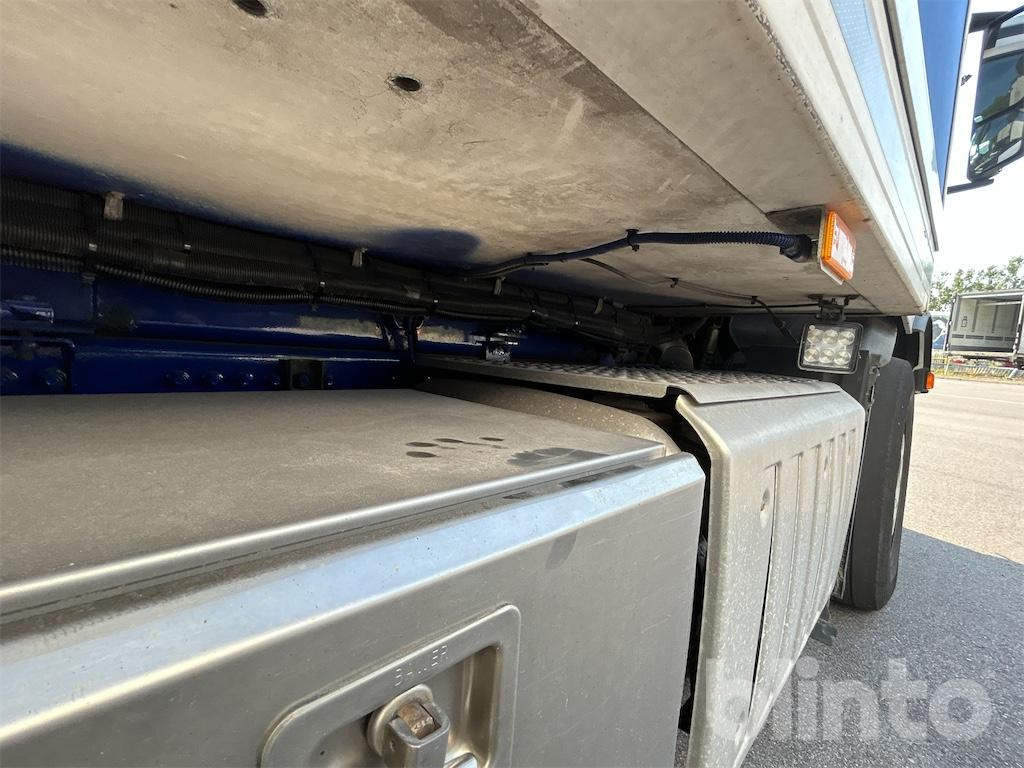 Box truck MERCEDES-BENZ: picture 35