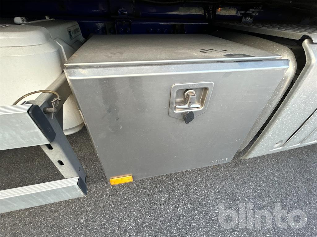 Box truck MERCEDES-BENZ: picture 34