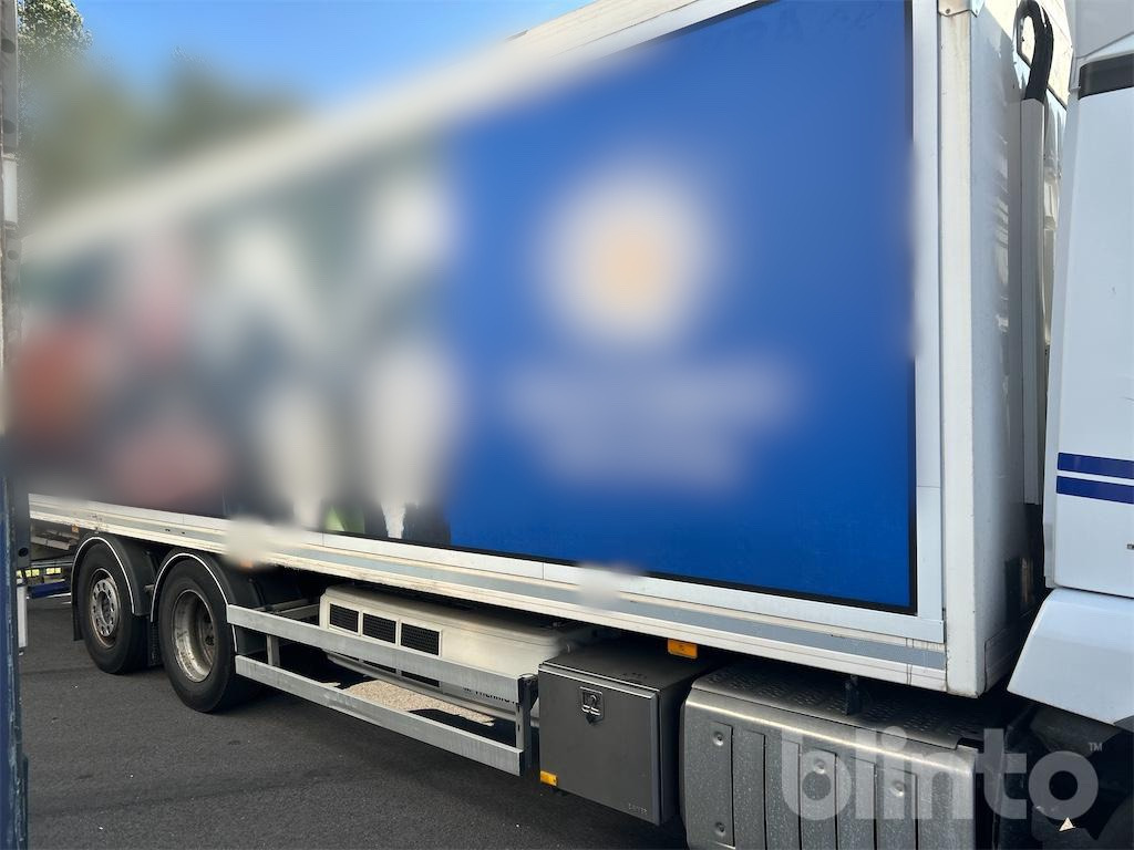 Box truck MERCEDES-BENZ: picture 7
