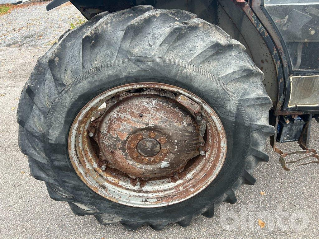 Farm tractor MF 365-4 WD: picture 27 Farm tractor MF 365-4 WD: picture 27