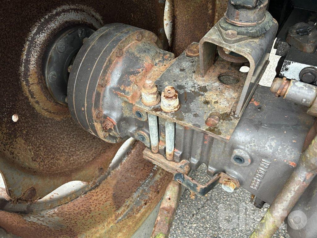 Farm tractor MF 365-4 WD: picture 46 Farm tractor MF 365-4 WD: picture 46