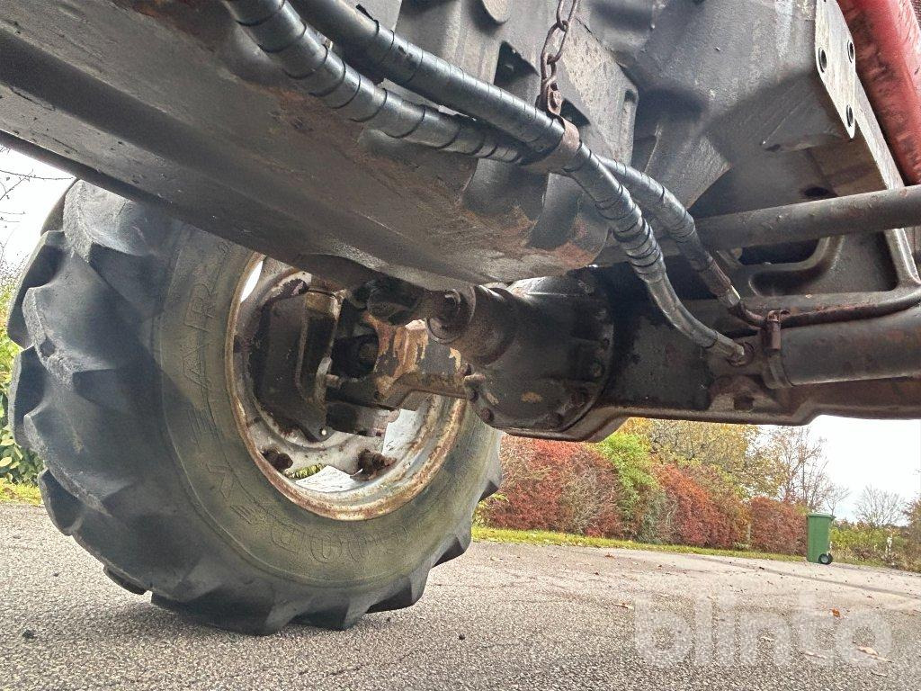 Farm tractor MF 365-4 WD: picture 23 Farm tractor MF 365-4 WD: picture 23