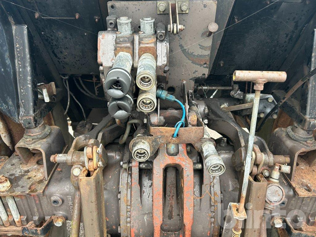 Farm tractor MF 365-4 WD: picture 45 Farm tractor MF 365-4 WD: picture 45