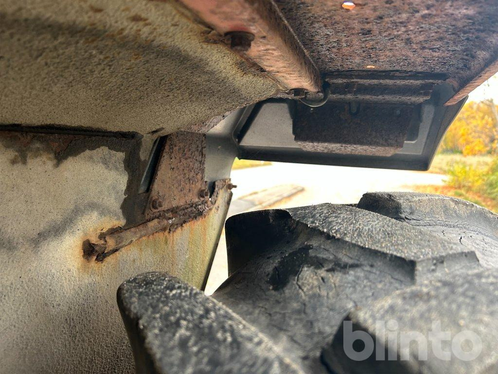 Farm tractor MF 365-4 WD: picture 43 Farm tractor MF 365-4 WD: picture 43