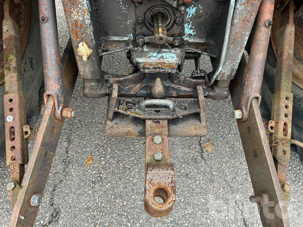 Farm tractor MF 365-4 WD: picture 49 Farm tractor MF 365-4 WD: picture 49