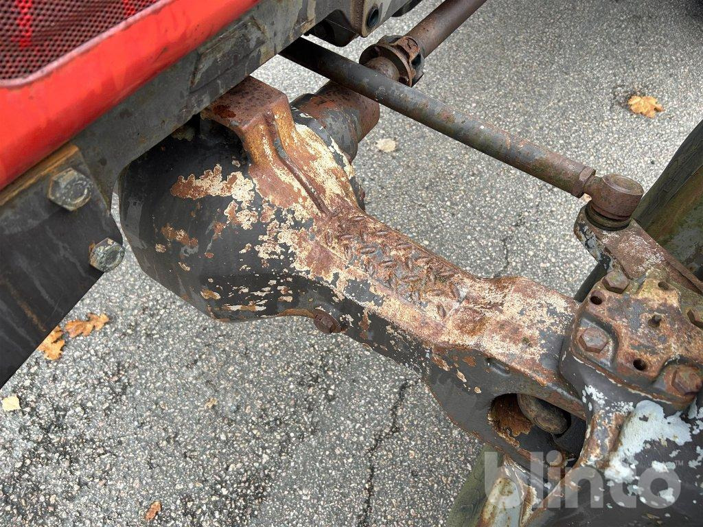 Farm tractor MF 365-4 WD: picture 11 Farm tractor MF 365-4 WD: picture 11