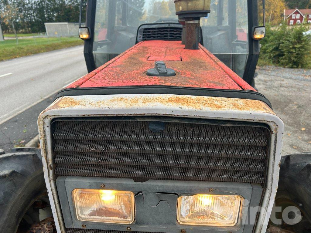 Farm tractor MF 365-4 WD: picture 7 Farm tractor MF 365-4 WD: picture 7