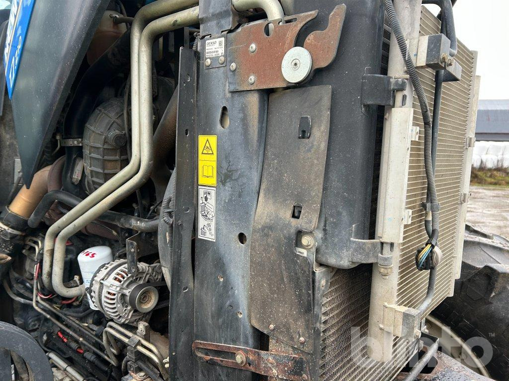 Farm tractor New Holland T7. 210: picture 50