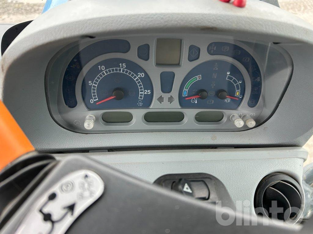 Farm tractor New Holland T7. 210: picture 42