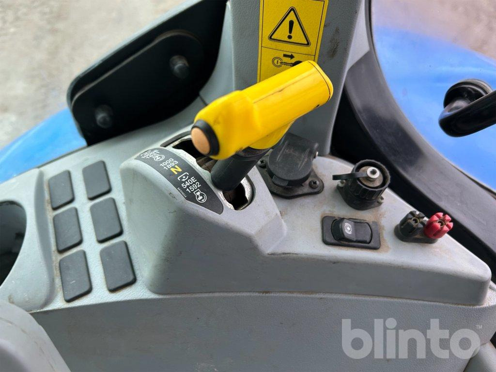 Farm tractor New Holland T7. 210: picture 40