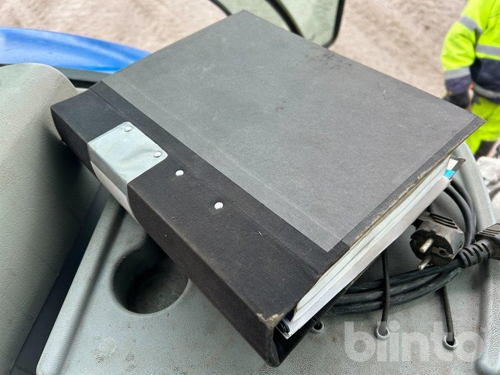 Farm tractor New Holland T7. 210: picture 45